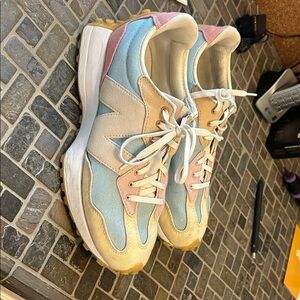 New Balance Women's Sneakers in Blue, Pink, and Cream